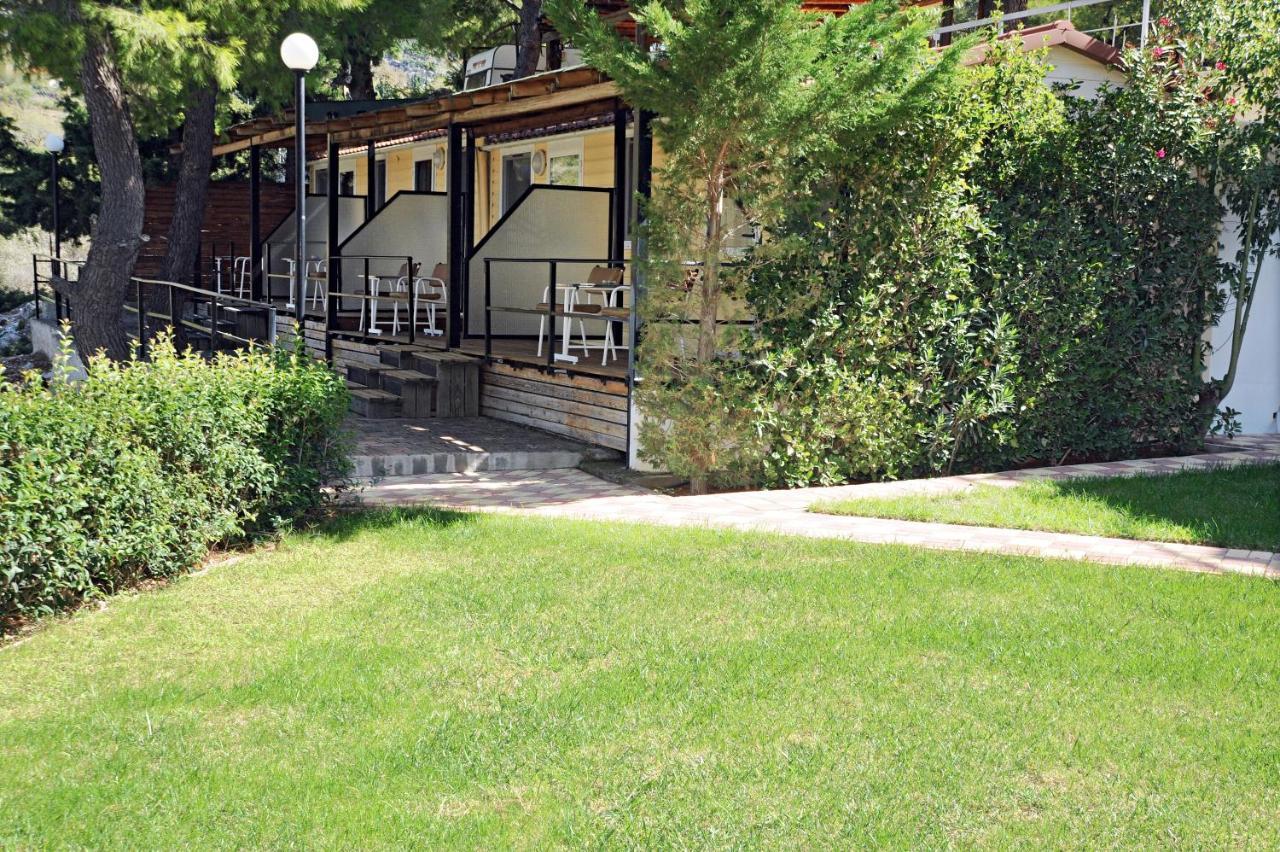 Chrissa Camping Rooms & Bungalows Delphi Exterior foto